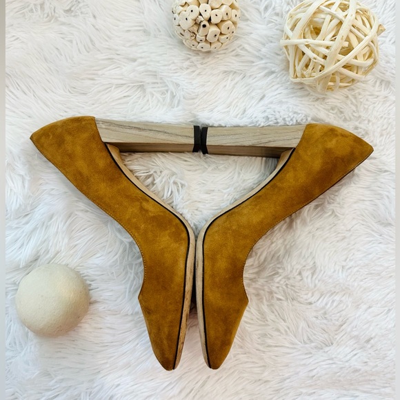 Jimmy Choo Brown Laria Suede Almond Toe Wood Heel Pump - Picture 3 of 9